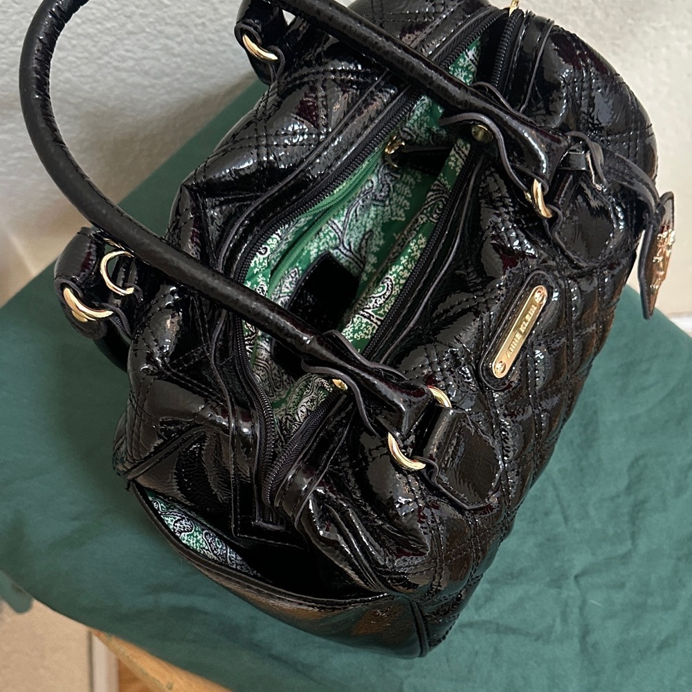 Chic Anne Klein Nautical  Satchel with Gold Details - Picture 6 of 6